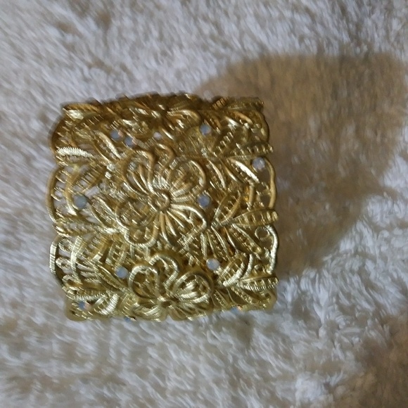 Gold tone wide hinged bracelet w/ stones - Picture 3 of 3